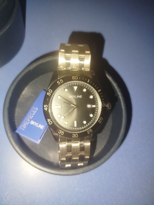 Reloj Skyline Negro y Plateado