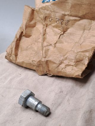2 x Tornillo superior radiador Authi/Mini 11G228