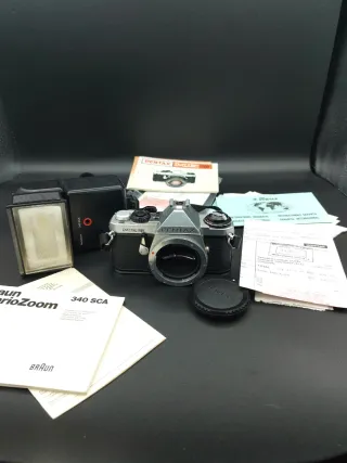 Set di fotocamere analogiche Pentax ME Super con flash 