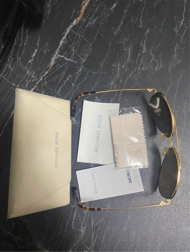 Gafas de sol Michael Kors doradas