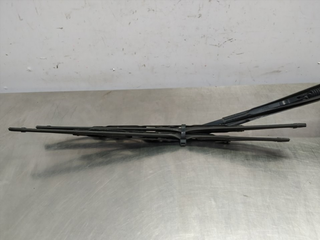 BRAZO LIMPIA DELANTERO DERECHO CHRYSLER JEEP CHER