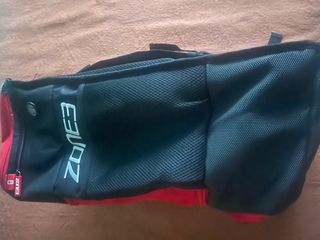 Mochila Triatlón Zone3 Negra y Roja