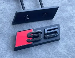 Audi S5 Logo Emblema de Parilla Calandra 