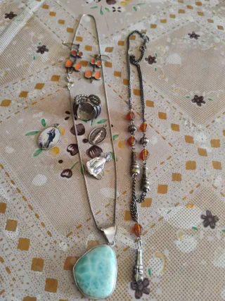 Lote de collares y colgantes de plata