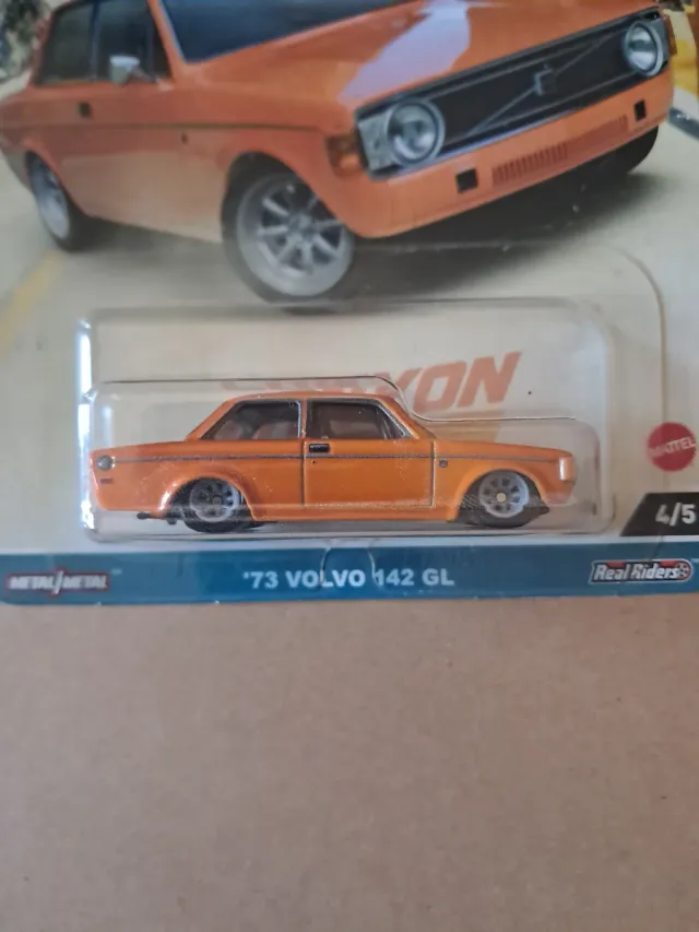 Hot Wheels Premium '73 Volvo 142 GL