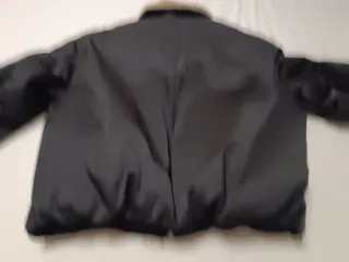 Cazadora Bomber Zara Negra con Cuello Peludo Talla