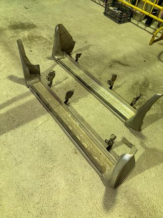 Estriberas Mitsubishi Montero V20