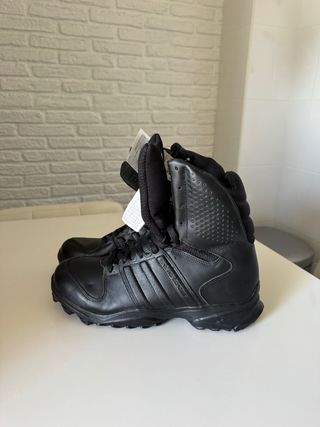 44 Botas Adidas GSG 9.2 policía seguridad
