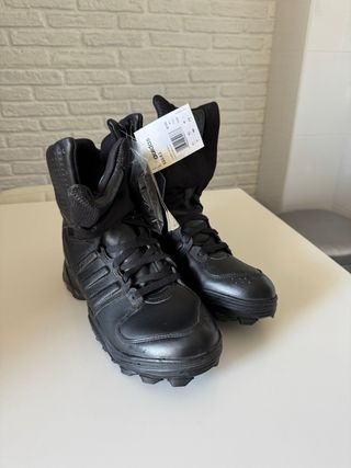 44 Botas Adidas GSG 9.2 policía seguridad
