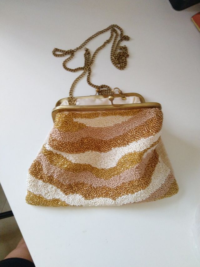 Bolso de fiesta con abalorios