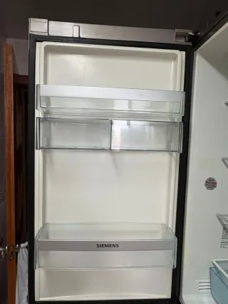 Nevera Siemens plateada