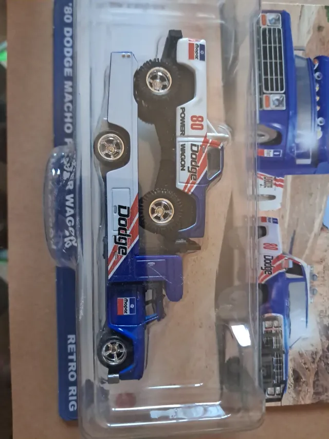 Hot Wheels '80 Dodge Power Wagon Retro Rig