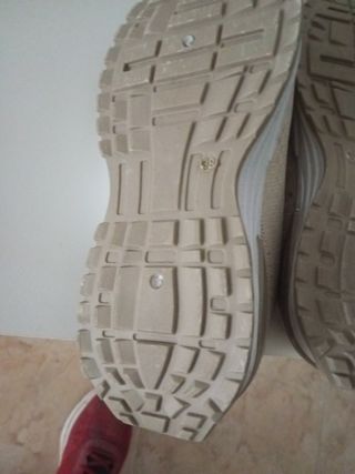 Zapatillas Brooks London Mujer Beige