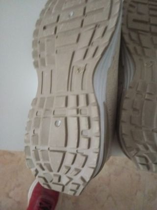 Zapatillas Brooks London Mujer Beige