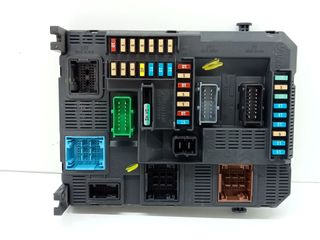 CAJA RELES / FUSIBLES PEUGEOT 2008 (--.2013->) (4)