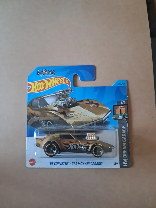 Hot Wheels '68 Corvette Gas Monkey Garage