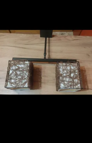 Lámpara de techo de mimbre y metal