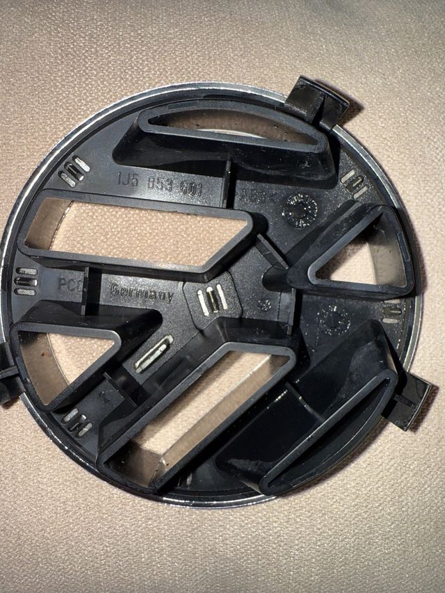 Logotipo Volkswagen PassatB5 ,Jetta4,Golf IV (1J)