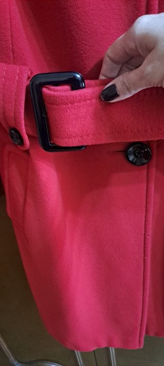 Abrigo  rojo de Lana y casmir. Firma MAZUR.