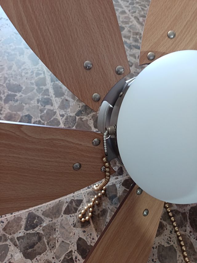 Ventilador de techo con luz