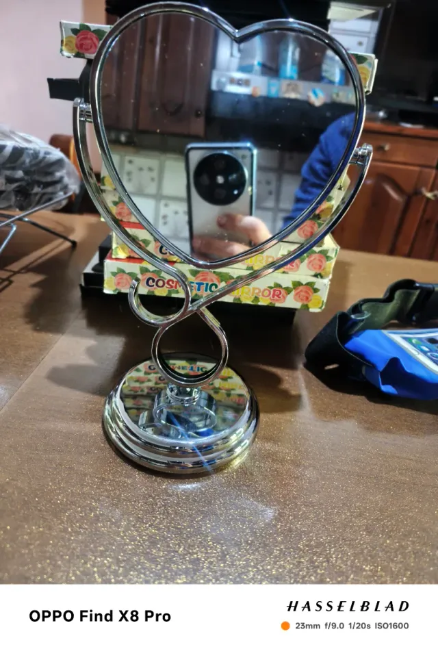 Specchietto cuore doppio vetro con base