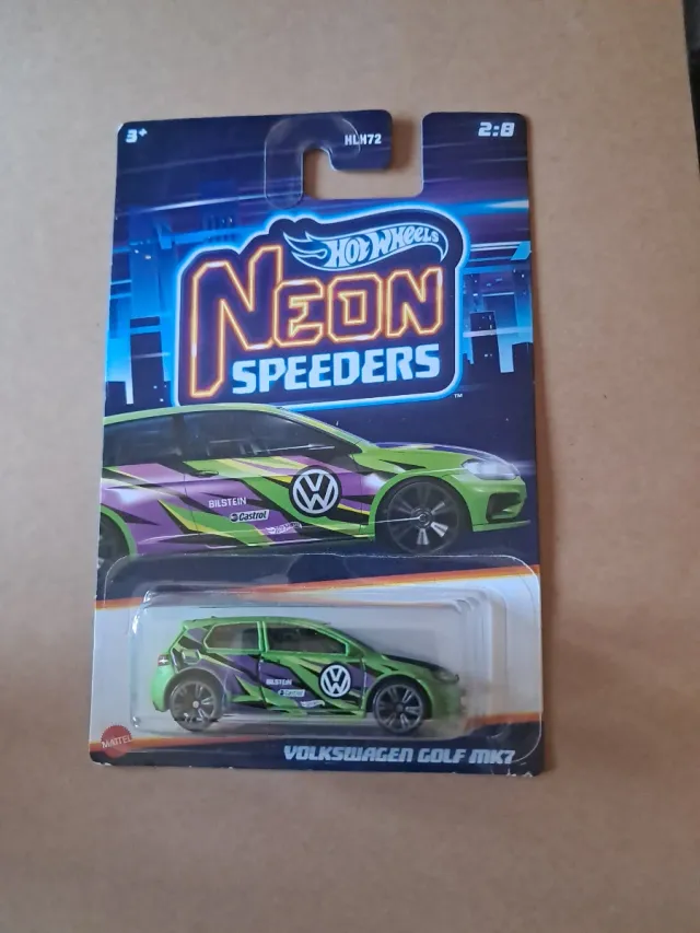Hot Wheels Volkswagen Golf MK7 Neon Speeders