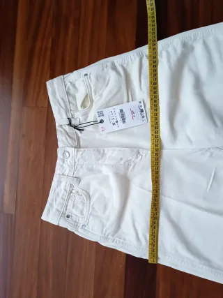 Pantalón recto Zara beige
