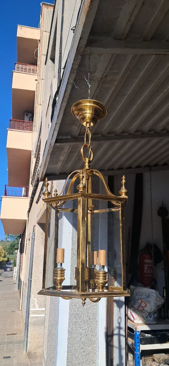 Lámpara de latón estilo clásico