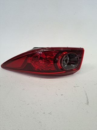 PILOTO TRASERO DERECHO MAZDA 3 LIM. ()