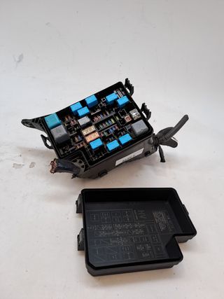 CAJA RELES / FUSIBLES LEXUS NX (3)