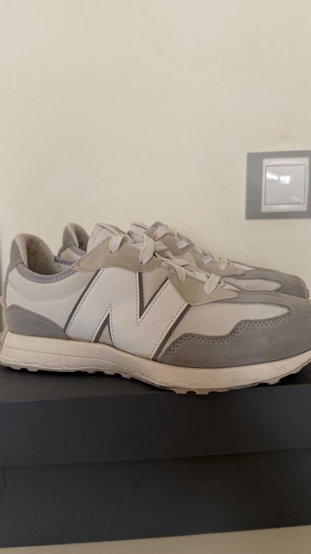 Zapatillas New Balance 327 Gris/Blanco