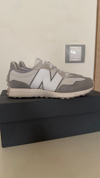Zapatillas New Balance 327 Gris/Blanco