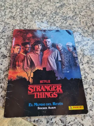 Álbum Stranger Things Netflix Panini