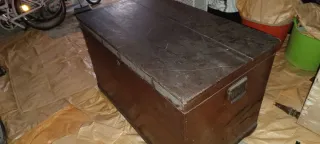 Baúl antiguo de madera