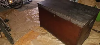 Baúl antiguo de madera