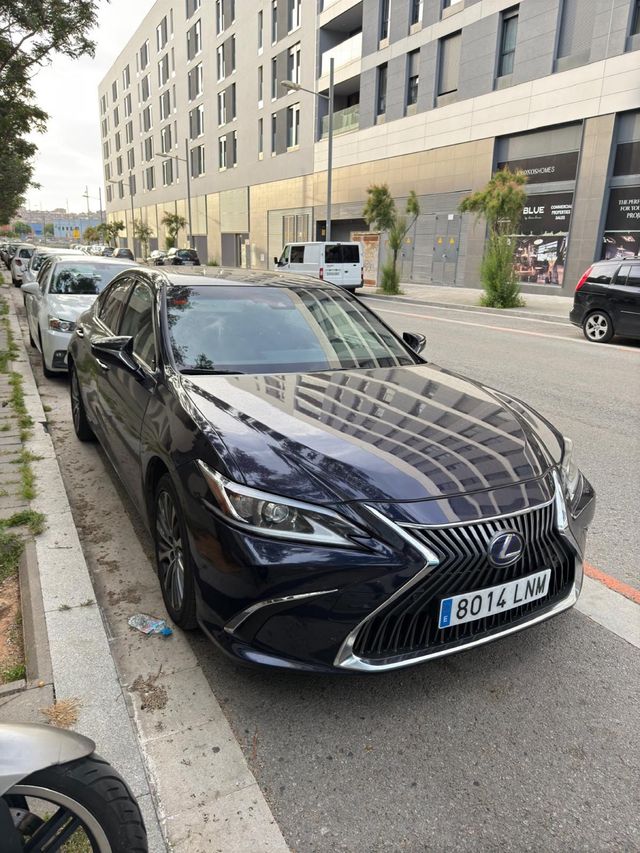 Lexus ES 2021