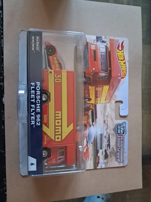 Hot Wheels Porsche 962 Fleet Flyer