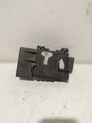 CAJA RELES / FUSIBLES VOLKSWAGEN POLO BERLINA (6N1)