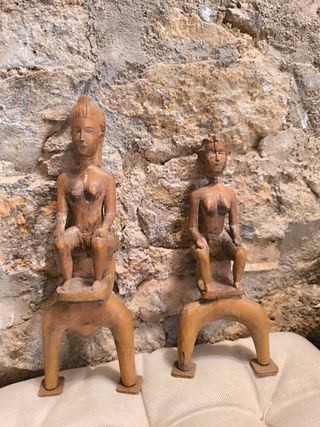 Figuras de madera tallada