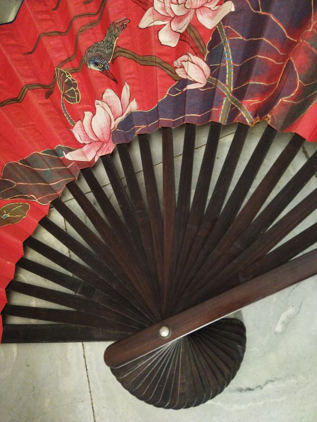 Abanico gigante antiguo.