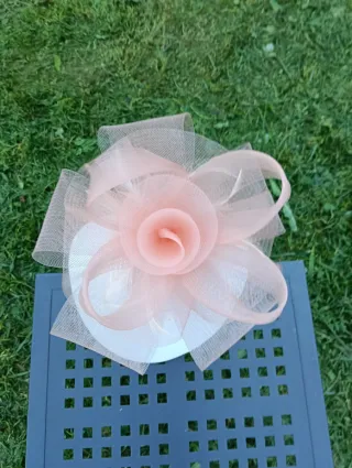 Tocado de fiesta rosa