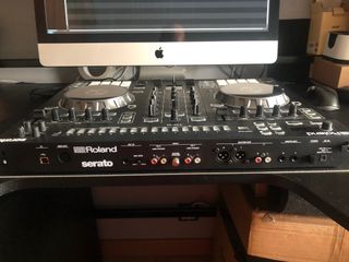 Controladora DJ Roland DJ-505