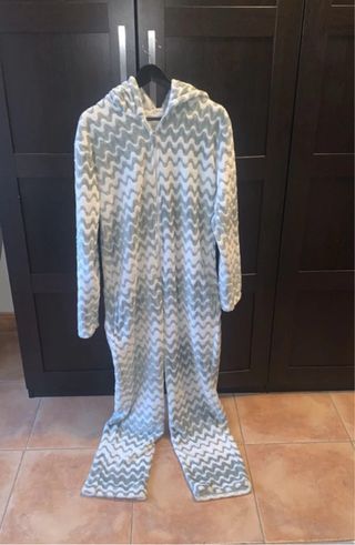 Mono pijama verde y blanco