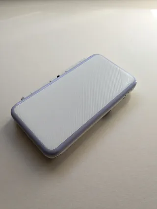 New Nintendo 2DS XL Lavanda edición Tomodachi Life