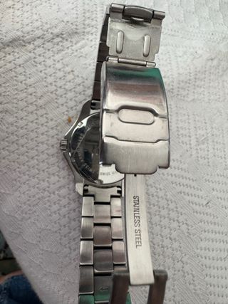 Reloj Victorinox Swiss Army Plata y Verde