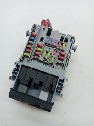 CAJA RELES / FUSIBLES OPEL ZAFIRA TOURER