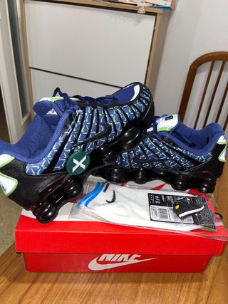 Zapatillas Nike Shox Negras y Azules