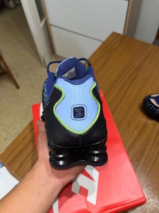 Zapatillas Nike Shox Negras y Azules