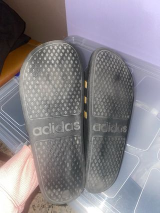 Chanclas Adidas Originales Negro y Dorado