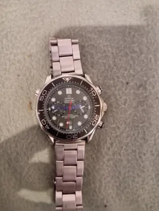 Reloj Negro y Plateado